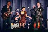 Bonita-Blues-Shacks_2022-02-11_017_Foto-Klaus-Manns.jpg : Bonita & The Blues Shacks, live in concert im Café Hahn am 11.02.2022, Bild 17/32