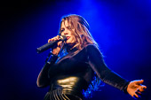 Femme-Schmidt_2016-05-27_008.jpg : Femme Schmidt RAW Tour 2016, Konzert am 27.05.2016 im Café Hahn, Bild 8/25