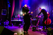 Femme-Schmidt_2016-05-27_023.jpg : Femme Schmidt RAW Tour 2016, Konzert am 27.05.2016 im Café Hahn, Bild 23/25