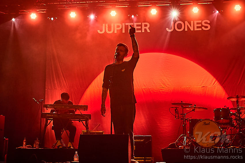 Jupiter-Jones_Koblenz_2021-08-19_023_Foto-Klaus-Manns.jpg : Jupiter Jones live Konzert am 19.08. 2021, Festung-Ehrenbreitstein, Koblenz, Bild 23/30