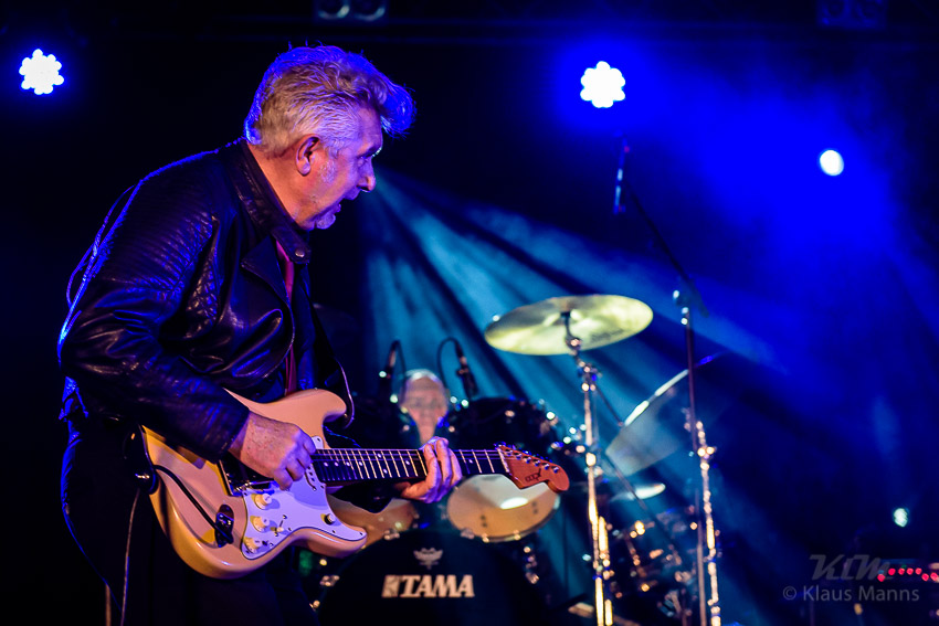 Manfred_Manns_Earth_Band_-_2015-12-11_003.jpg : Manfred Mann's Earth Band, Hunsrückhalle Simmern, 11.12.2015, Bild 3/60