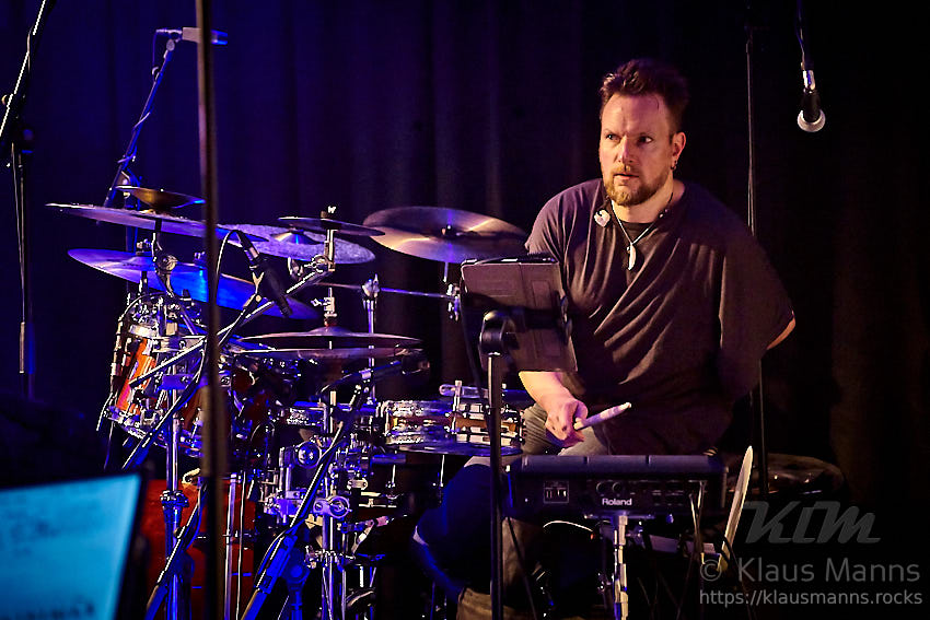 Mercy-Street_2019-03-08_facebook_Klaus-Manns_060.jpg : Mercy Street - A Tribute to Peter Gabriel, live Konzert in der Harmonie Bonn am 08.02.2019, Bild 60/70