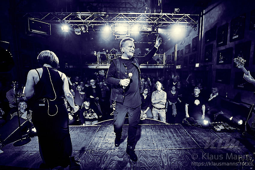 Mercy-Street_2019-03-08_facebook_Klaus-Manns_061.jpg : Mercy Street - A Tribute to Peter Gabriel, live Konzert in der Harmonie Bonn am 08.02.2019, Bild 61/70