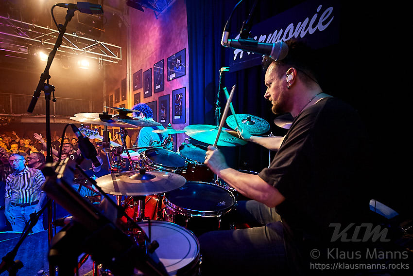Mercy-Street_2019-03-08_facebook_Klaus-Manns_063.jpg : Mercy Street - A Tribute to Peter Gabriel, live Konzert in der Harmonie Bonn am 08.02.2019, Bild 63/70