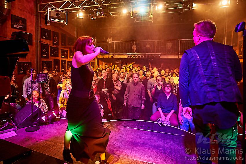 Mercy-Street_2019-03-08_facebook_Klaus-Manns_064.jpg : Mercy Street - A Tribute to Peter Gabriel, live Konzert in der Harmonie Bonn am 08.02.2019, Bild 64/70