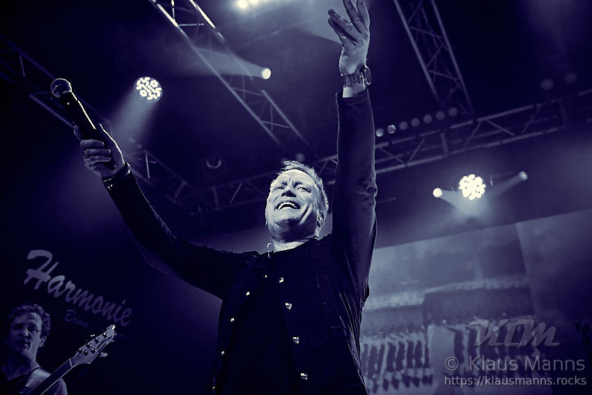 Mercy-Street_2019-03-08_facebook_Klaus-Manns_069.jpg : Mercy Street - A Tribute to Peter Gabriel, live Konzert in der Harmonie Bonn am 08.02.2019, Bild 69/70