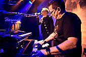 Mercy-Street_2019-03-08_facebook_Klaus-Manns_059.jpg : Mercy Street - A Tribute to Peter Gabriel, live Konzert in der Harmonie Bonn am 08.02.2019, Bild 59/70