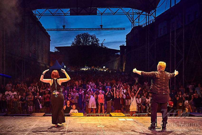 Mercy-Street_2019-07-25_040.jpg : Mercy Street – A Tribute to Peter Gabriel live un Open Air auf der Festung Ehrenbreitstein, Rheinpuls Festival, Koblenz am 25.07.2019, Bild 40/41