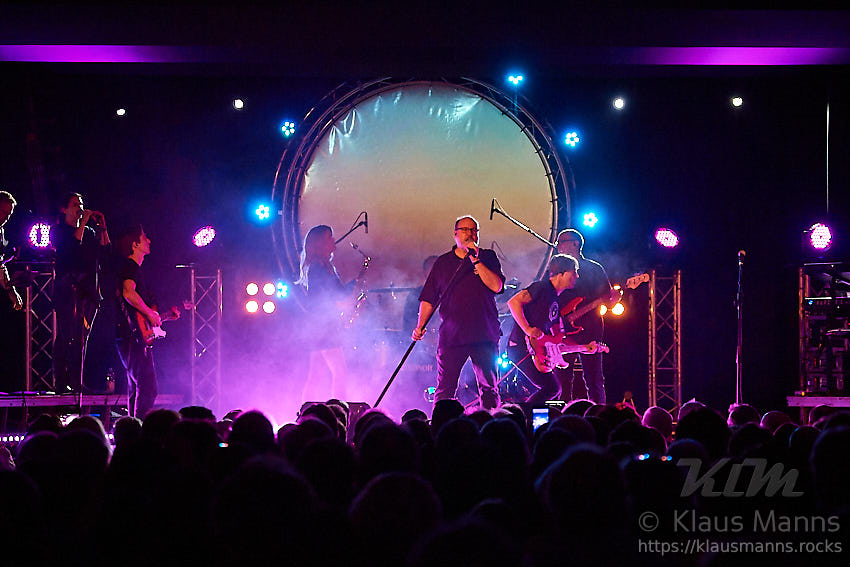 One-Of-These-Pink-Floyd-Tributes_2019-10-26_001.jpg : One Of These Pink Floyd Tributes Konzert am 26.10.2019 in der Stadthalle Montabaur - Haus Mons-Tabor, Bild 1/36