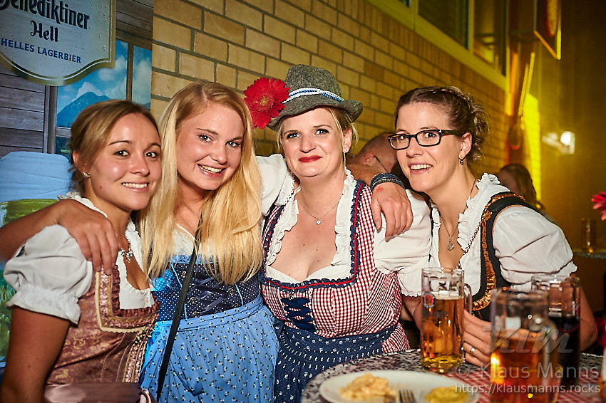 100J-SV-Horressen_Oktoberfest-2019-10-05_122.jpg : Fotos vom Oktoberfest zum 100-jährigen Jubiläum des SV-Horressen am 05.10.2019, Bild 122/203