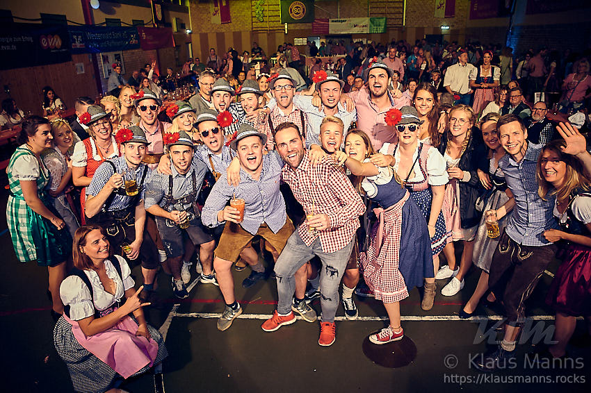 100J-SV-Horressen_Oktoberfest-2019-10-05_162.jpg : Fotos vom Oktoberfest zum 100-jährigen Jubiläum des SV-Horressen am 05.10.2019, Bild 162/203