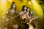 The_KISS_Tribute_Band_2015-10-16_002.jpg : The KISS Tribute Band beim ESWE ENERGY ROCK 2015 am 16.10.2015, Christian-Bücher-Halle, Wiesbaden, Bild 2/19