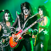 The_KISS_Tribute_Band_2015-10-16_003.jpg : The KISS Tribute Band beim ESWE ENERGY ROCK 2015 am 16.10.2015, Christian-Bücher-Halle, Wiesbaden, Bild 3/19
