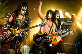 The_KISS_Tribute_Band_2015-10-16_005.jpg : The KISS Tribute Band beim ESWE ENERGY ROCK 2015 am 16.10.2015, Christian-Bücher-Halle, Wiesbaden, Bild 5/19