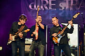 dIRE-sTRATS_2021-08-26_003_Foto-Klaus-Manns.jpg : dIRE sTRATS a tribute to Dire Straits in neuer Besetzung, Koblenz am 26.08.2021, Bild 3/43