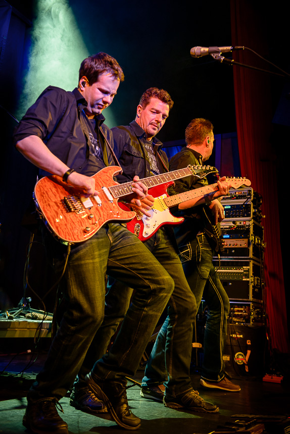 dIRE_sTRATS_2014-05-10_29.jpg : Dire Strats Concert Café Hahn, 10.05.2014, Bild 29/35