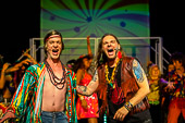 HAIR_Schlosstheater-Neuwied_2016-09-04_012.jpg :  Musical Hair am Schlosstheater Neuwied, Spielzeit 2016/2017, Bild 12/50